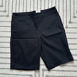 Time and Tru Bermuda shorts in medium NWT